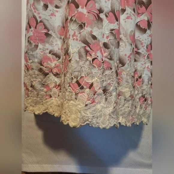 ROMY thin strap floral camisole tank top. Size L. Pink and white - Picture 3 of 12